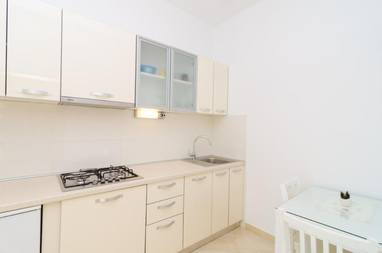 Rooms & Apartments Barisic Mlini Exterior photo