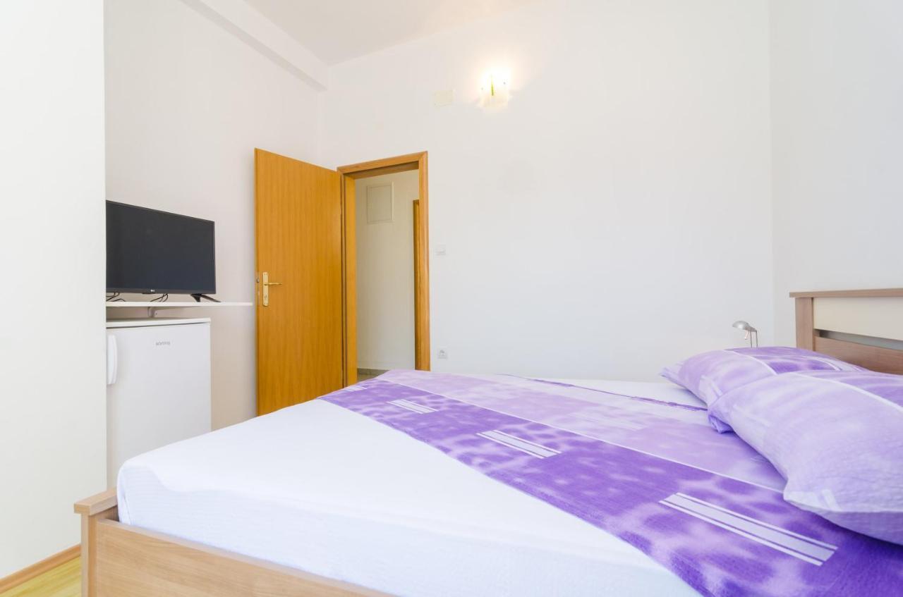 Rooms & Apartments Barisic Mlini Room photo