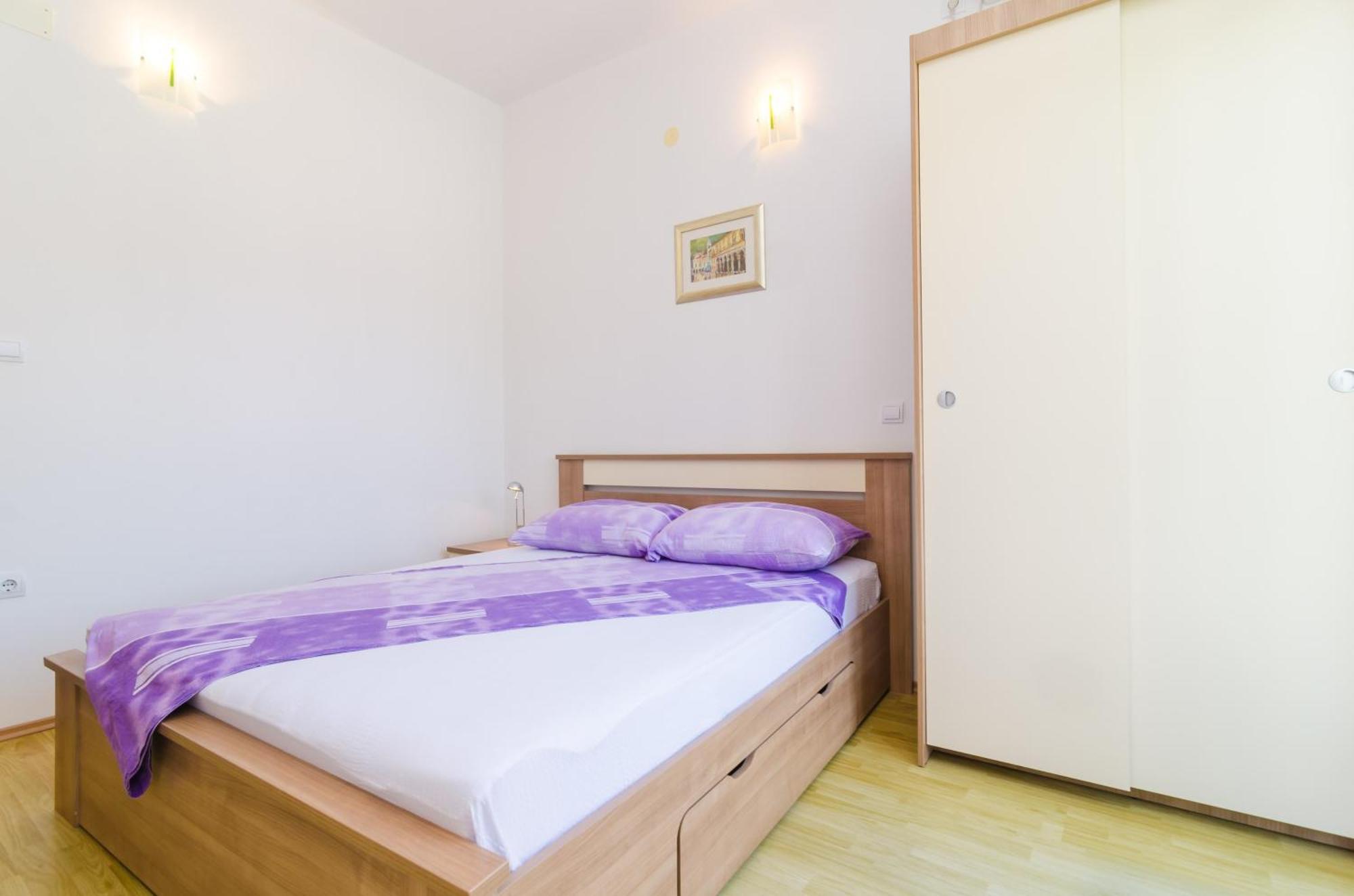 Rooms & Apartments Barisic Mlini Room photo