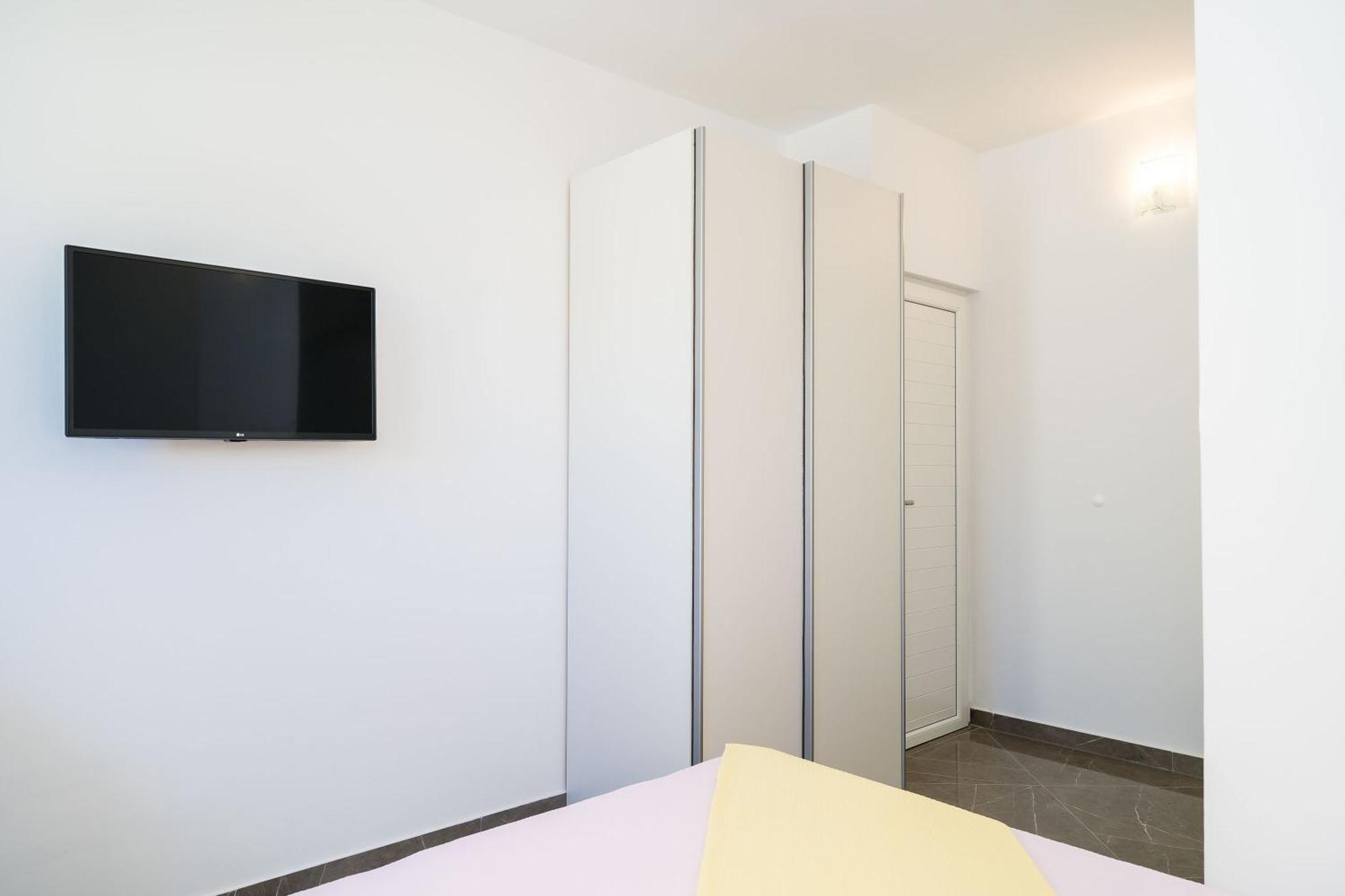 Rooms & Apartments Barisic Mlini Room photo