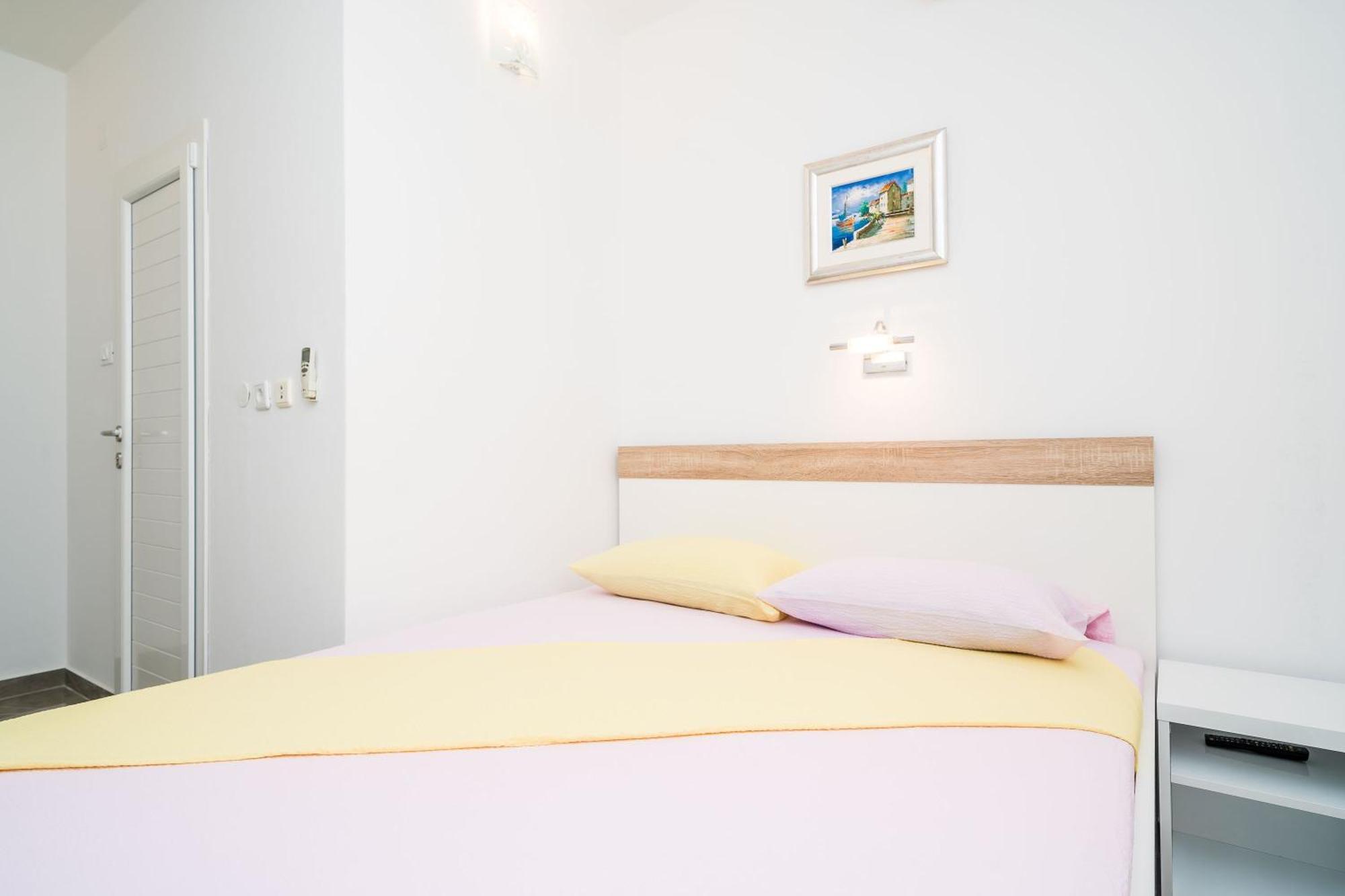 Rooms & Apartments Barisic Mlini Room photo