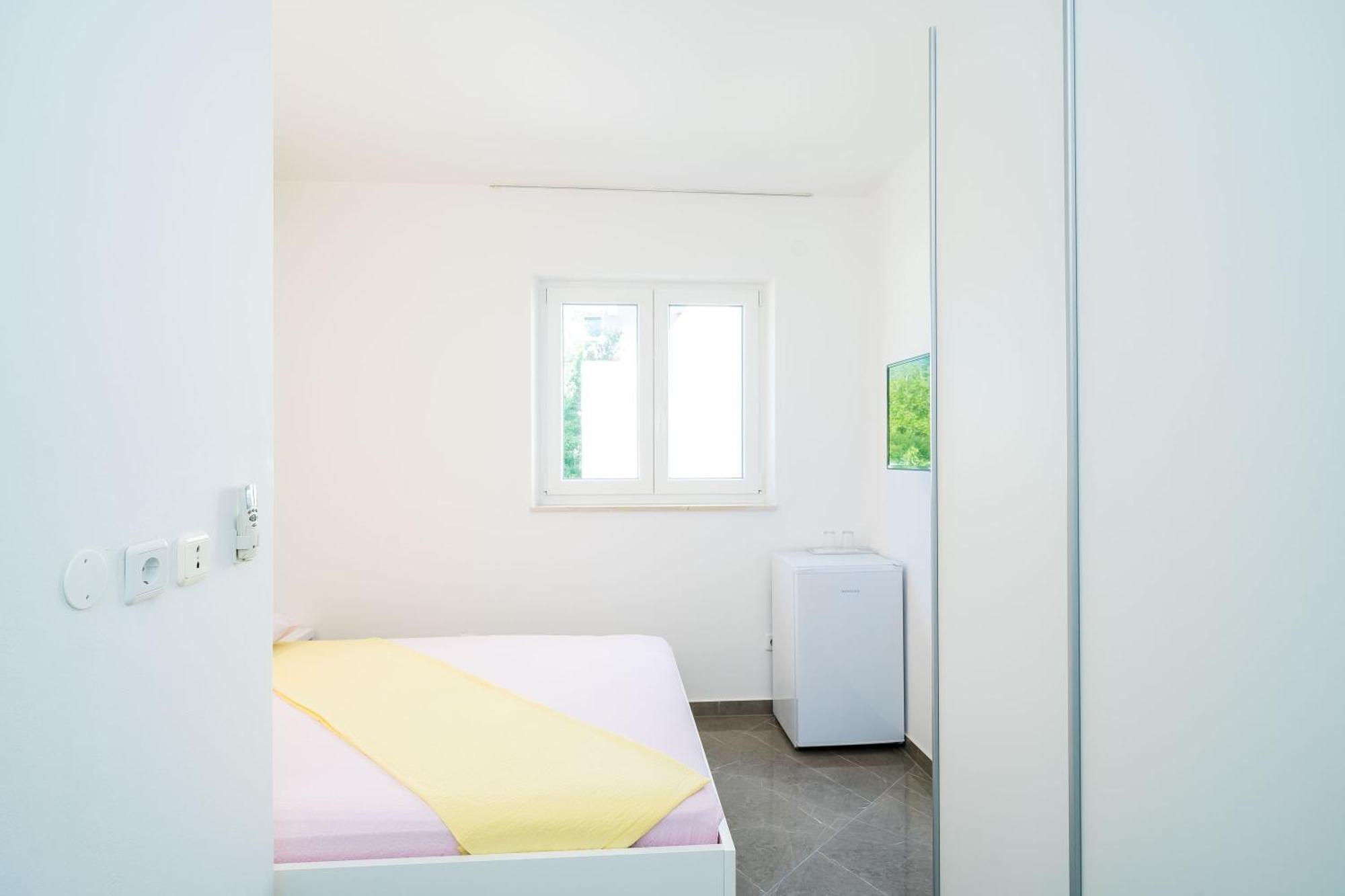 Rooms & Apartments Barisic Mlini Room photo